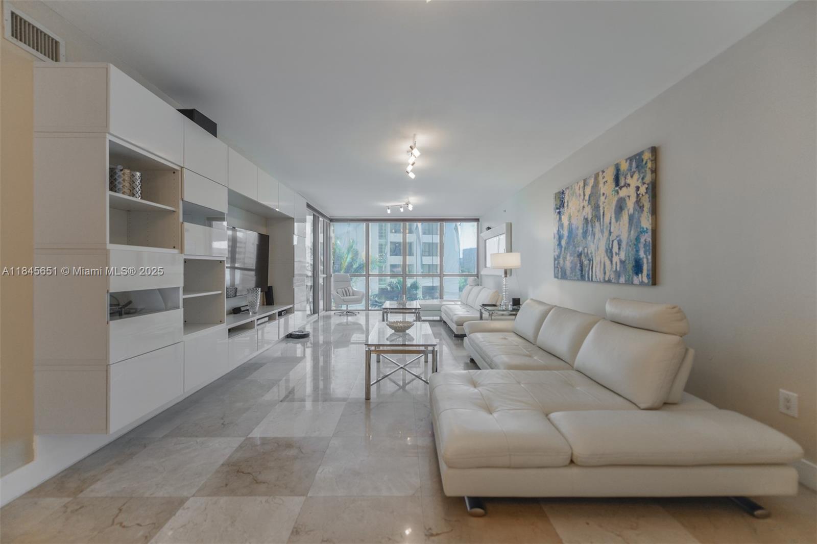3101 S Ocean Dr 404