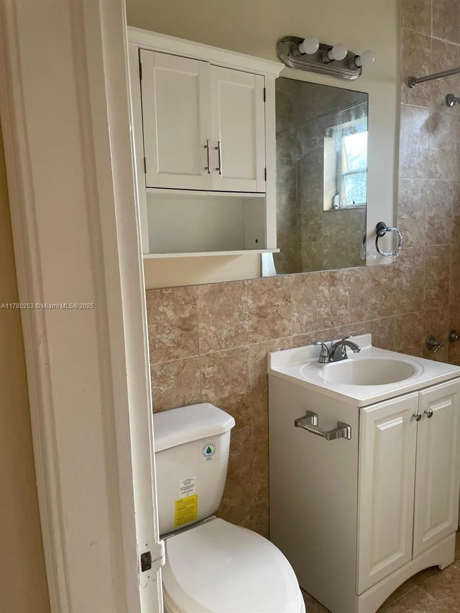 Miami Beach, Florida 33140, United States, ,1 BathroomBathrooms,Residential,Active,109877