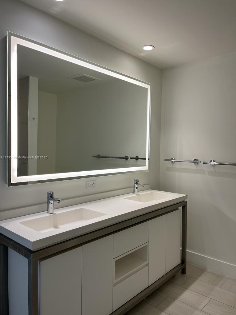 2000 Metropica Way 1602