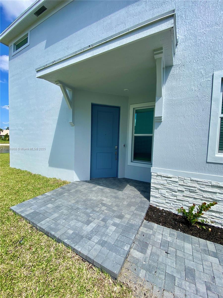 4163 Lagoon Shore Dr 4163
