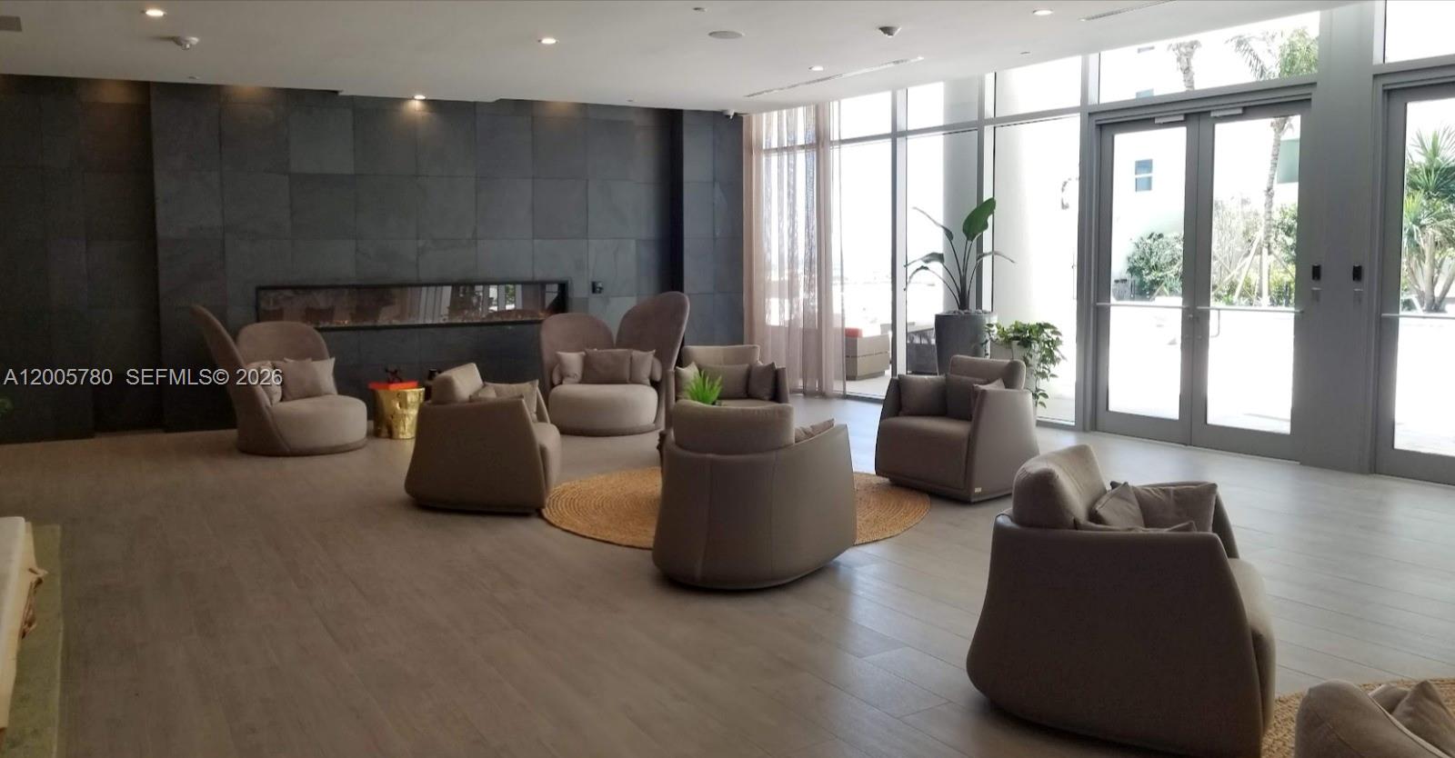 ARIA ON THE BAY CONDO - Residential