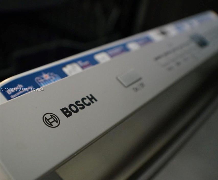 ARIA ON THE BAY CONDO - Residential