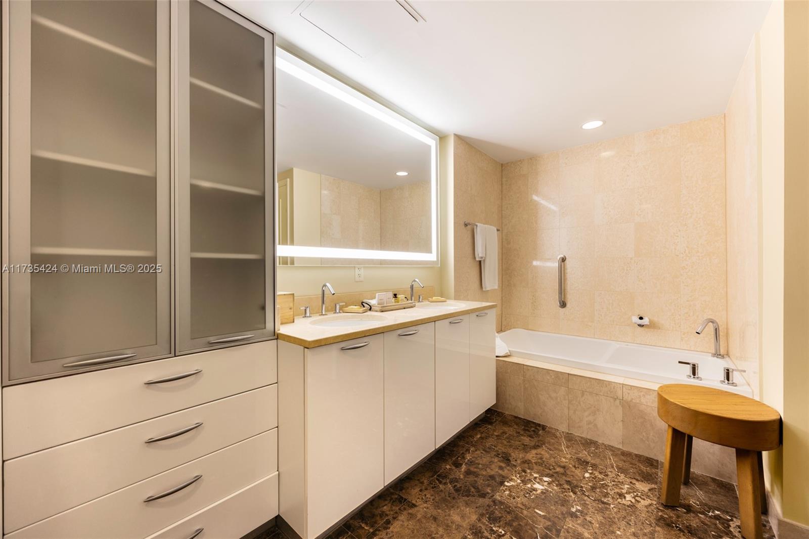 Q CLUB RESORT & RESIDENCE - Residential