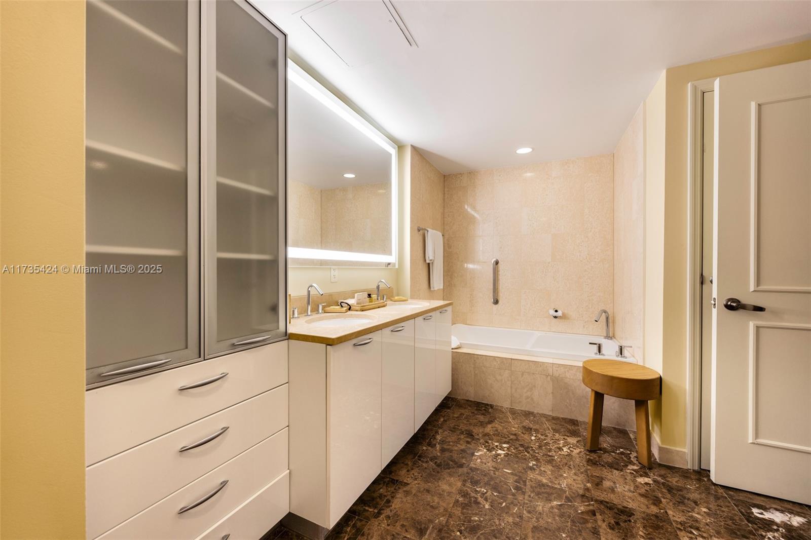 Q CLUB RESORT & RESIDENCE - Residential
