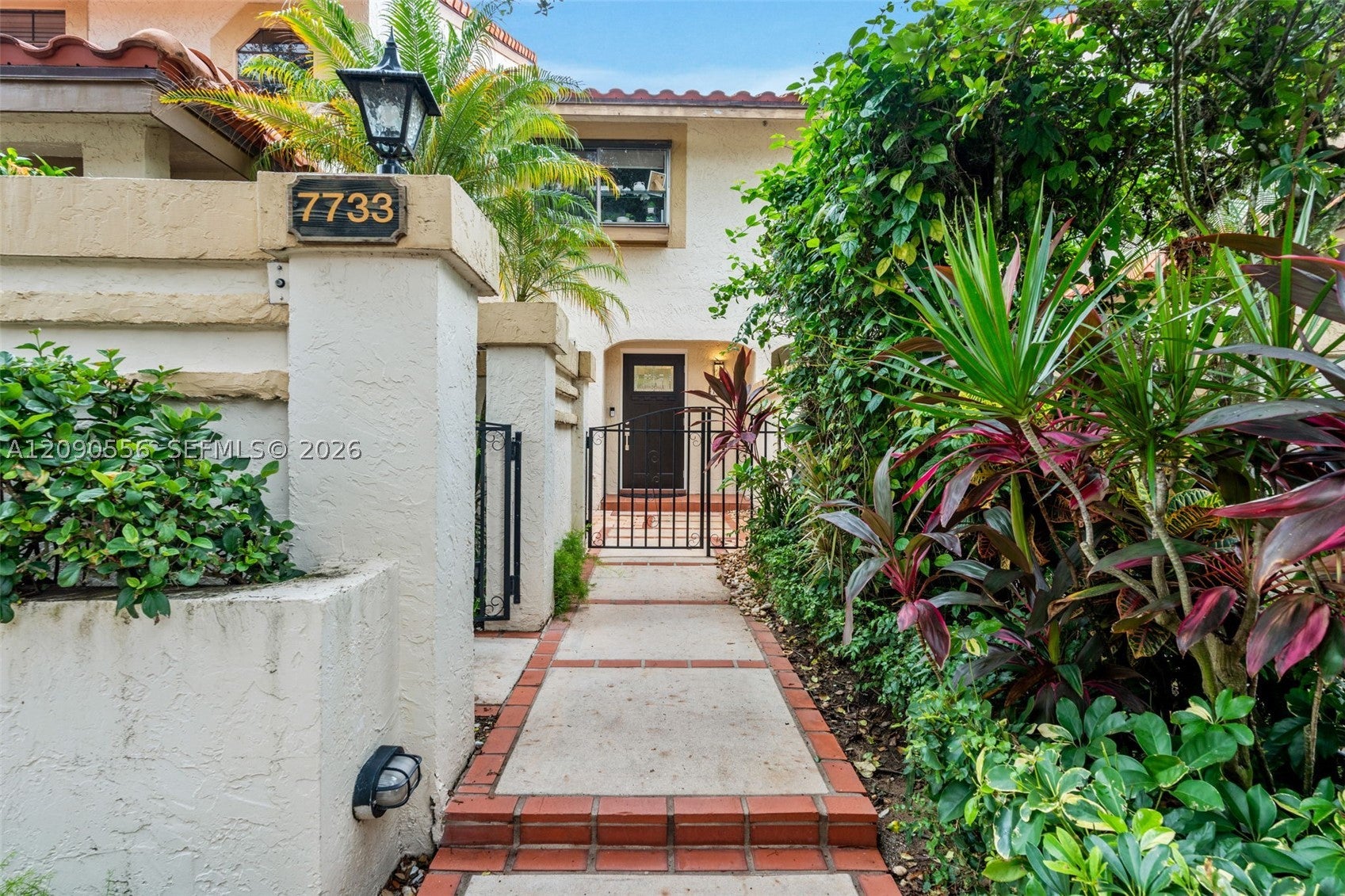 7733 La Mirada Dr 7733