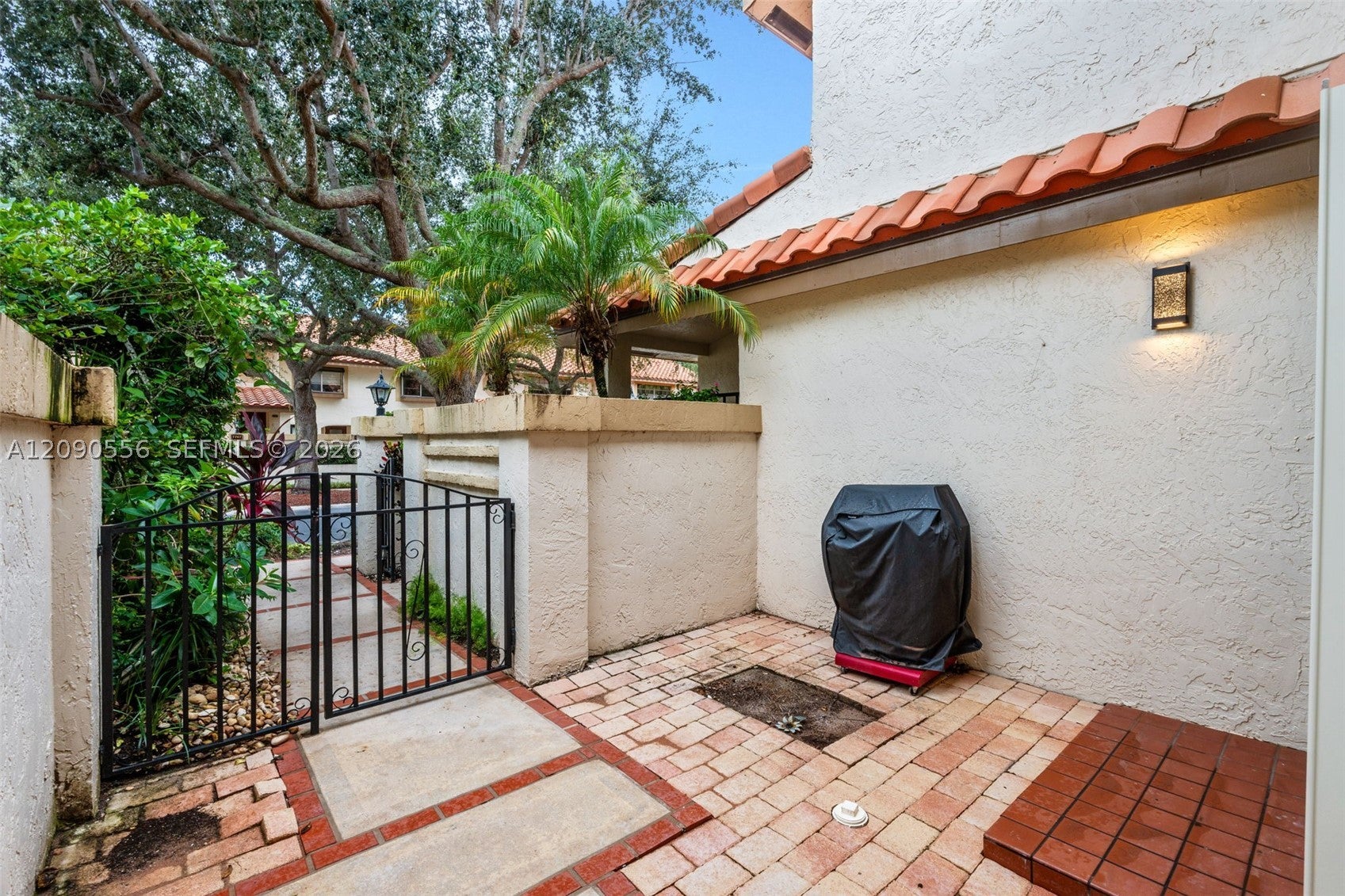 7733 La Mirada Dr 7733