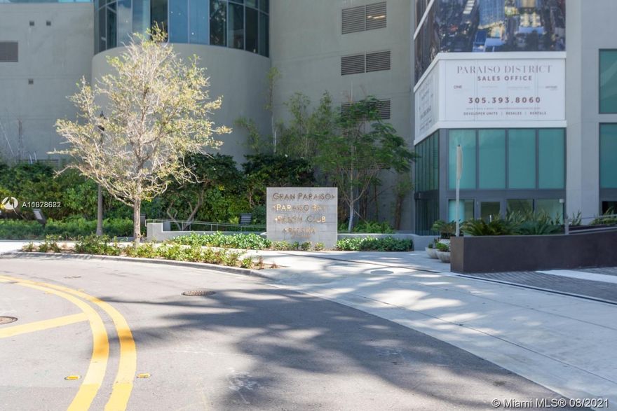 Breathtaking Bay and Water views Apartment on the 48th floor at the prestigious Gran Paraíso! Two combined units 02-03 lines, SF 3,000, 2 Master Bedrooms, 1 Bed, plus a Den, 3.5 Bath , storage room. Spectacular Italian kitchen, Wolf appliances, Bathrooms with bath tub, shower and dual sink, European floors. Private elevator, expansive balcony floor-to-ceiling windows, huge walk-in & built out closets. Two Assigned parking spaces on the 3rd floor. 5 star amenities: Tennis courts , infinity pool, waterfront gym, full-service spa, 3-bowling lane alley style pool, Cigar & wine lounge, Amara Restaurant by Michael Schwartz.