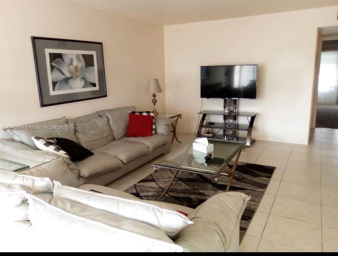 1050 North Dr B, Delray Beach, FL, 33445/$117,000 1 1050 North Dr B