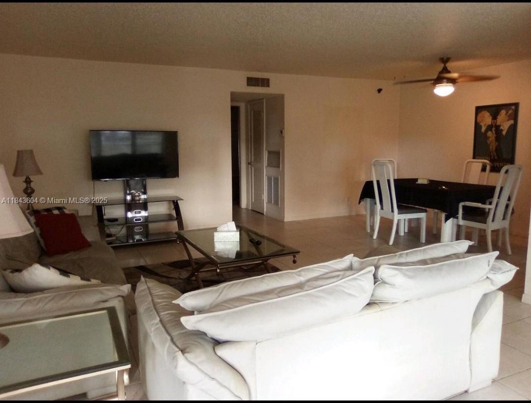 1050 North Dr B, Delray Beach, FL, 33445/$117,000 2 1050 North Dr B