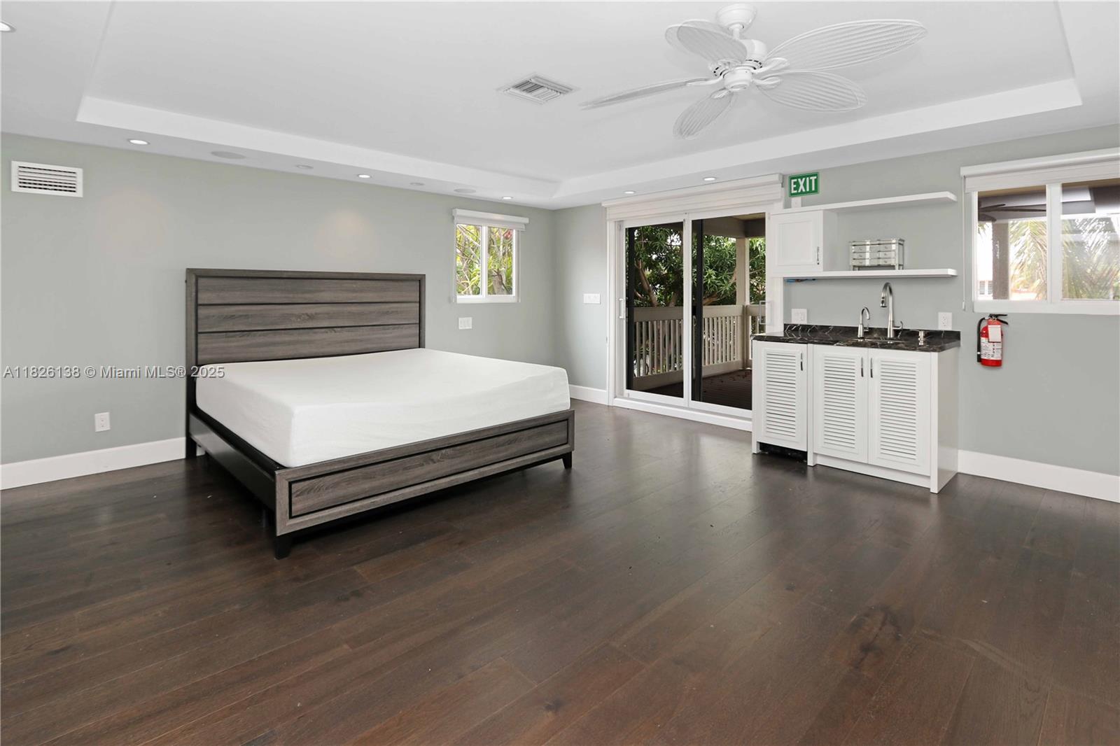 HOLLYWOOD GOLF ESTATES SE - Residential Lease