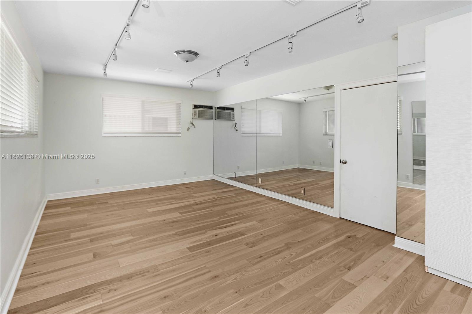 HOLLYWOOD GOLF ESTATES SE - Residential Lease