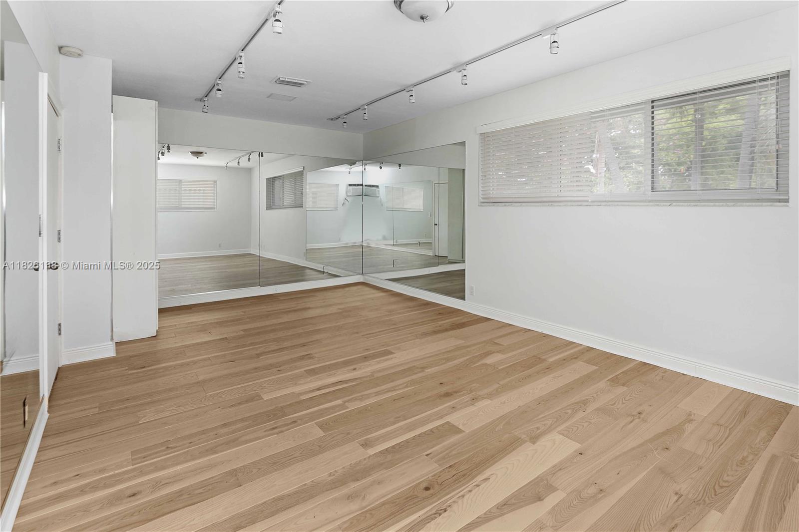 HOLLYWOOD GOLF ESTATES SE - Residential Lease