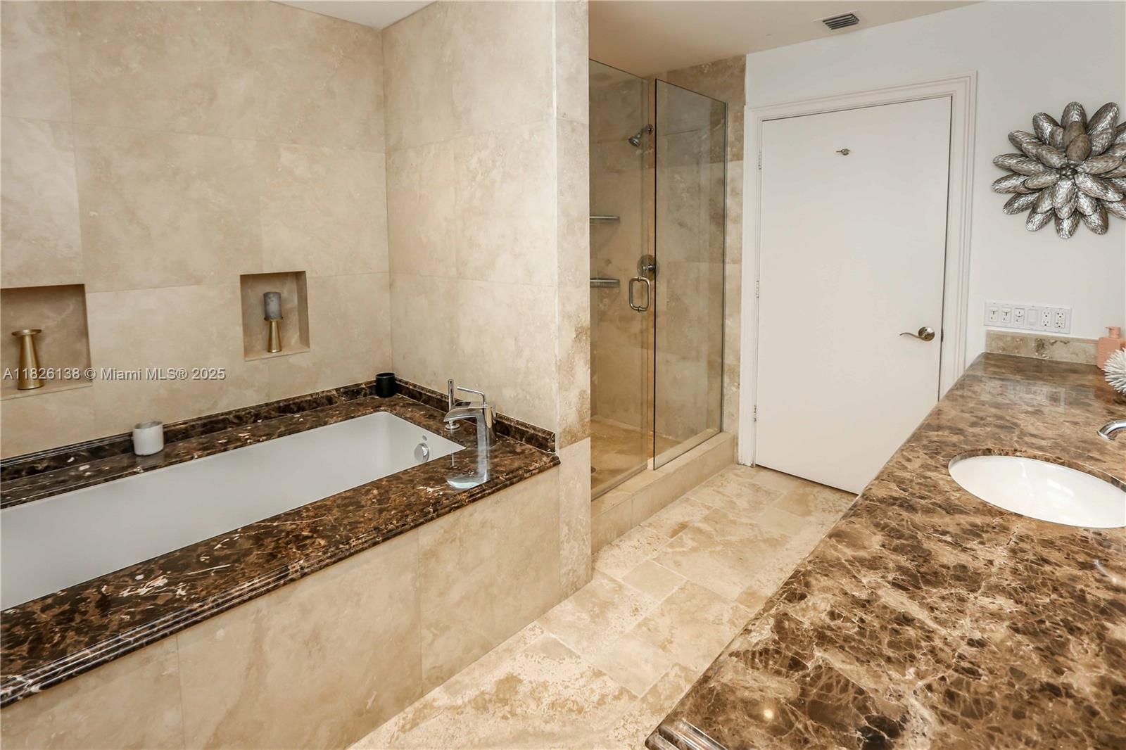 HOLLYWOOD GOLF ESTATES SE - Residential Lease