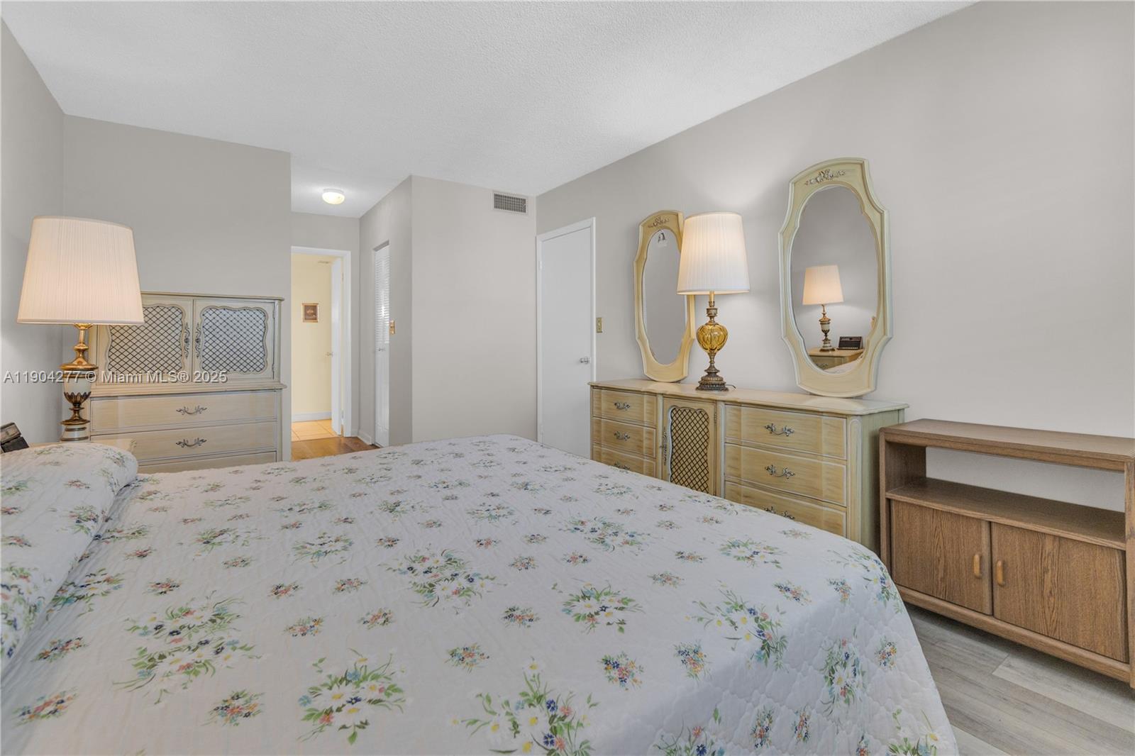 DANIANS CONDOMINIUM NO 2 - Residential