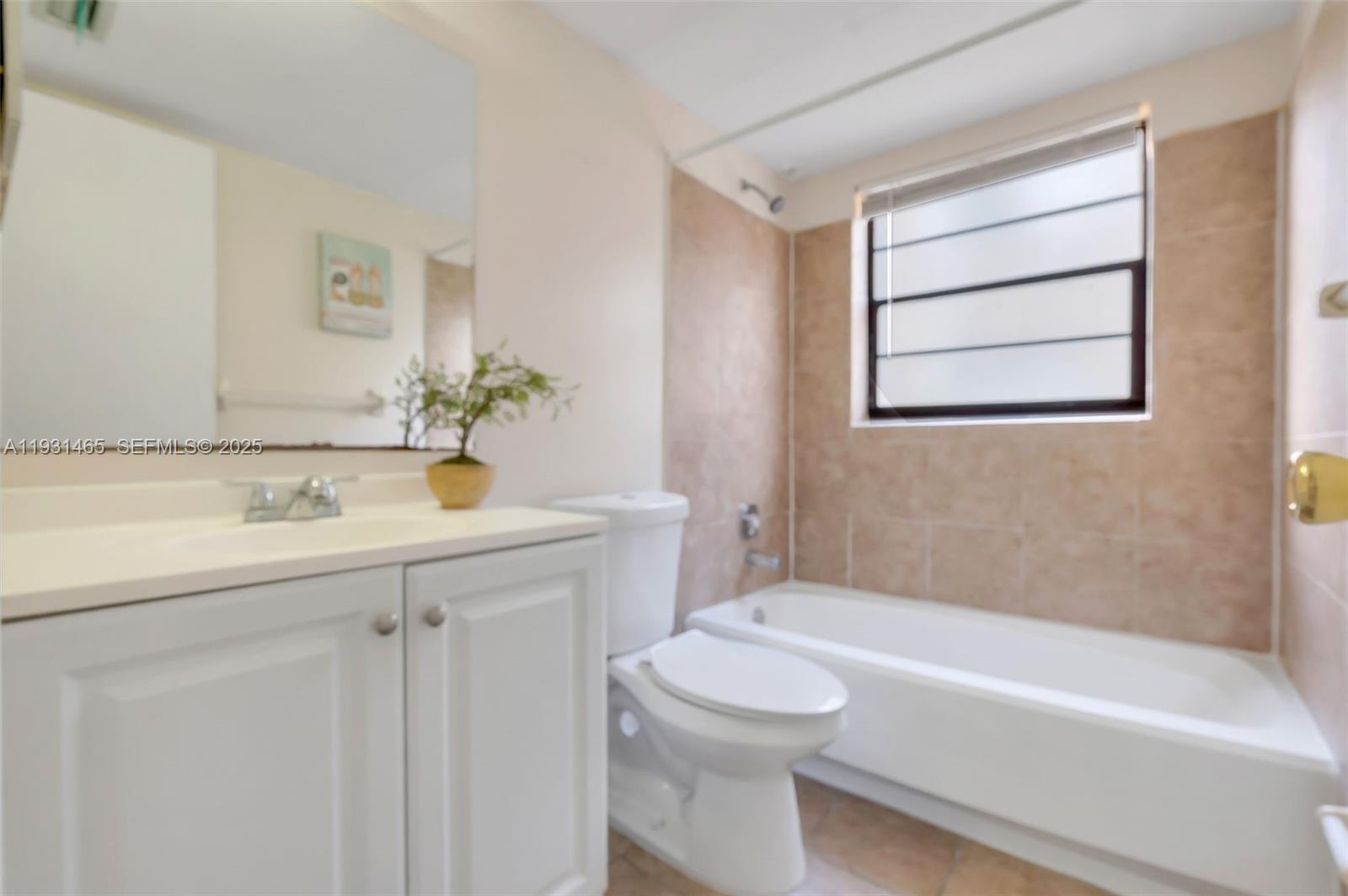 VILLAS OF RIVERSIDE CONDO - Residential