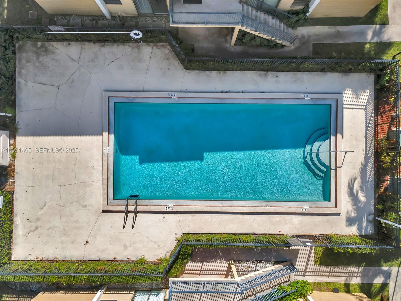 VILLAS OF RIVERSIDE CONDO - Residential