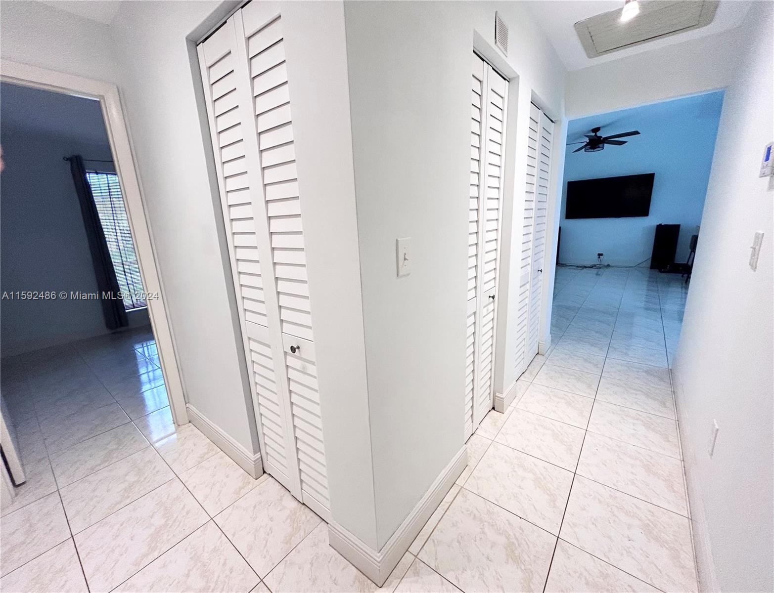 MEADOW WOOD MANOR SEC 10 - Residential Lease