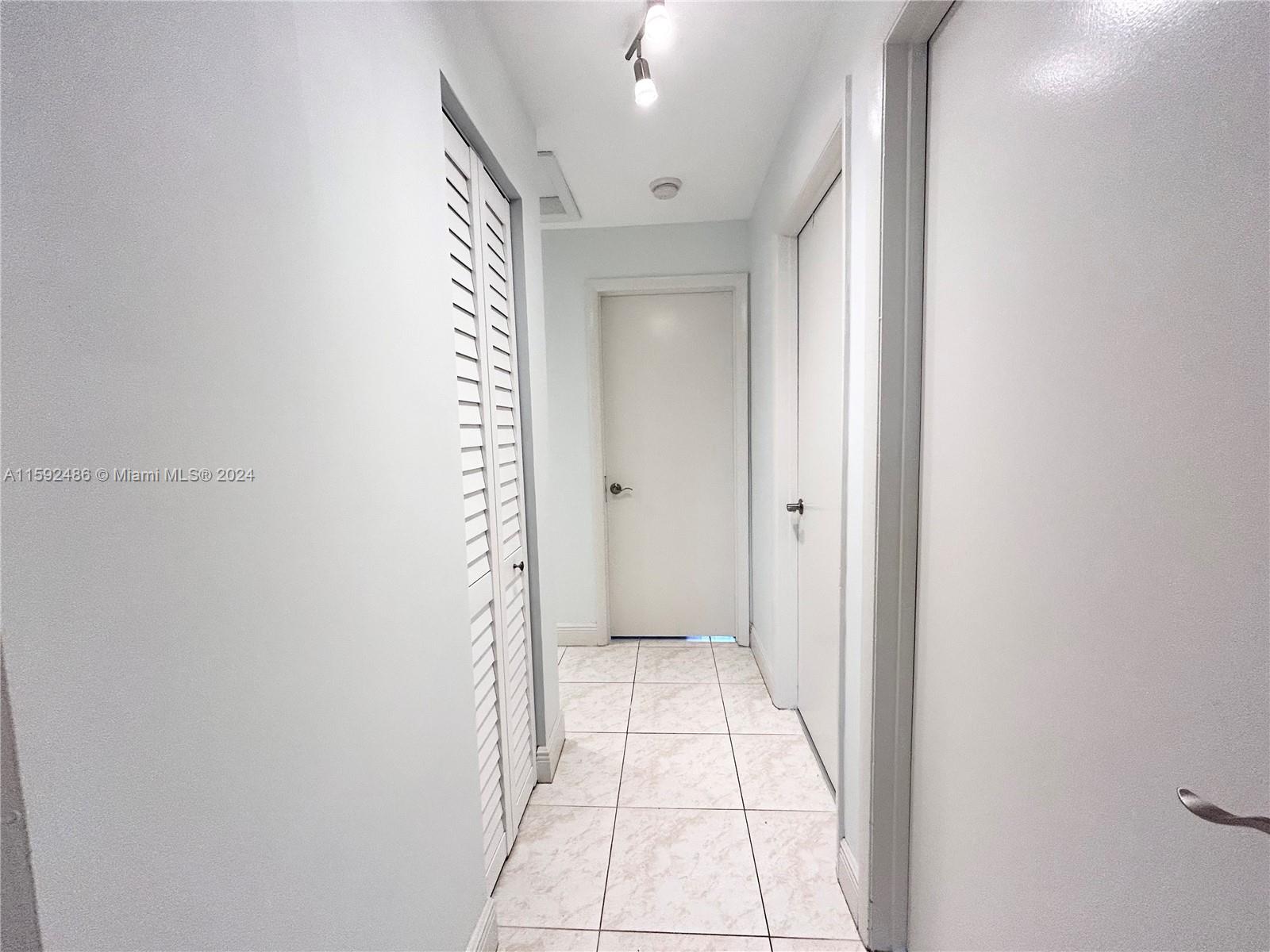 MEADOW WOOD MANOR SEC 10 - Residential Lease