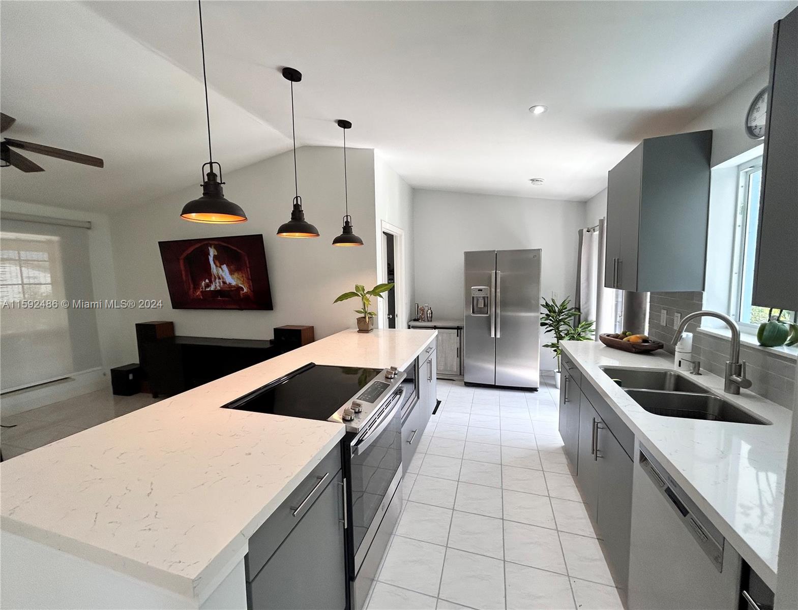 MEADOW WOOD MANOR SEC 10 - Residential Lease