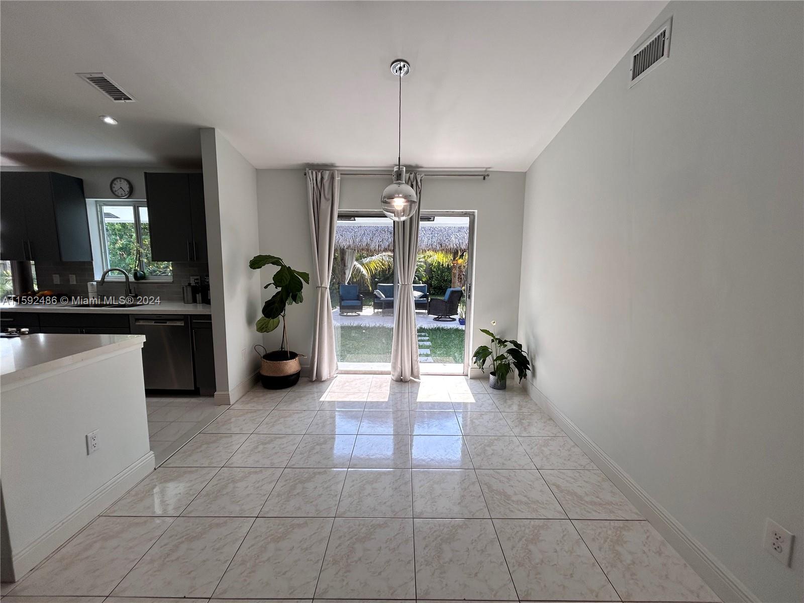 MEADOW WOOD MANOR SEC 10 - Residential Lease