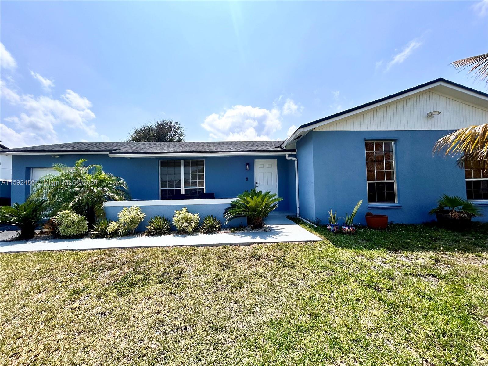 Beautiful 3 BRD/2 BTH Single family home in Homestead. GREAT LOCATION! Instructions at broker remarks