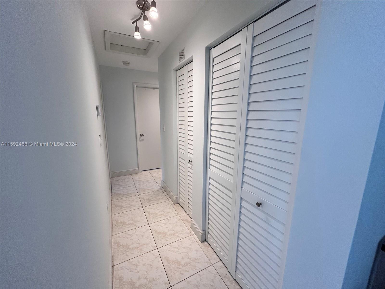 MEADOW WOOD MANOR SEC 10 - Residential Lease