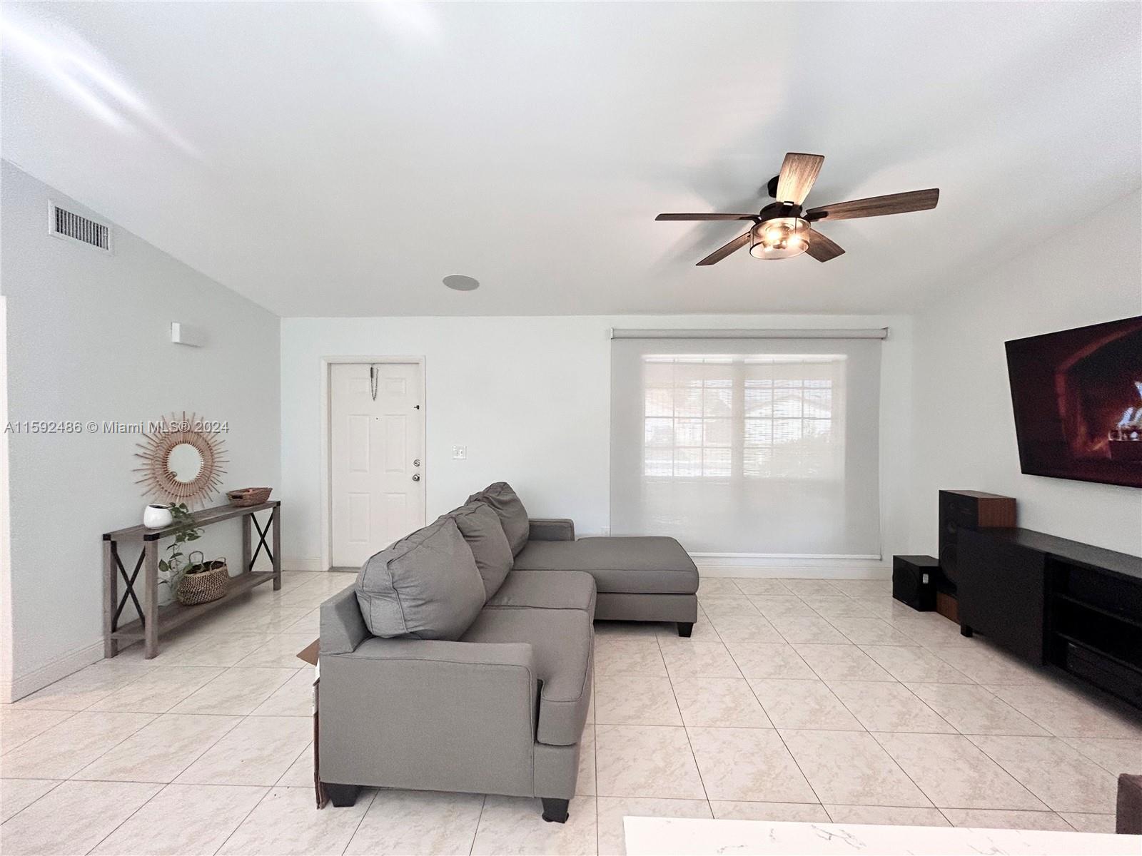 MEADOW WOOD MANOR SEC 10 - Residential Lease