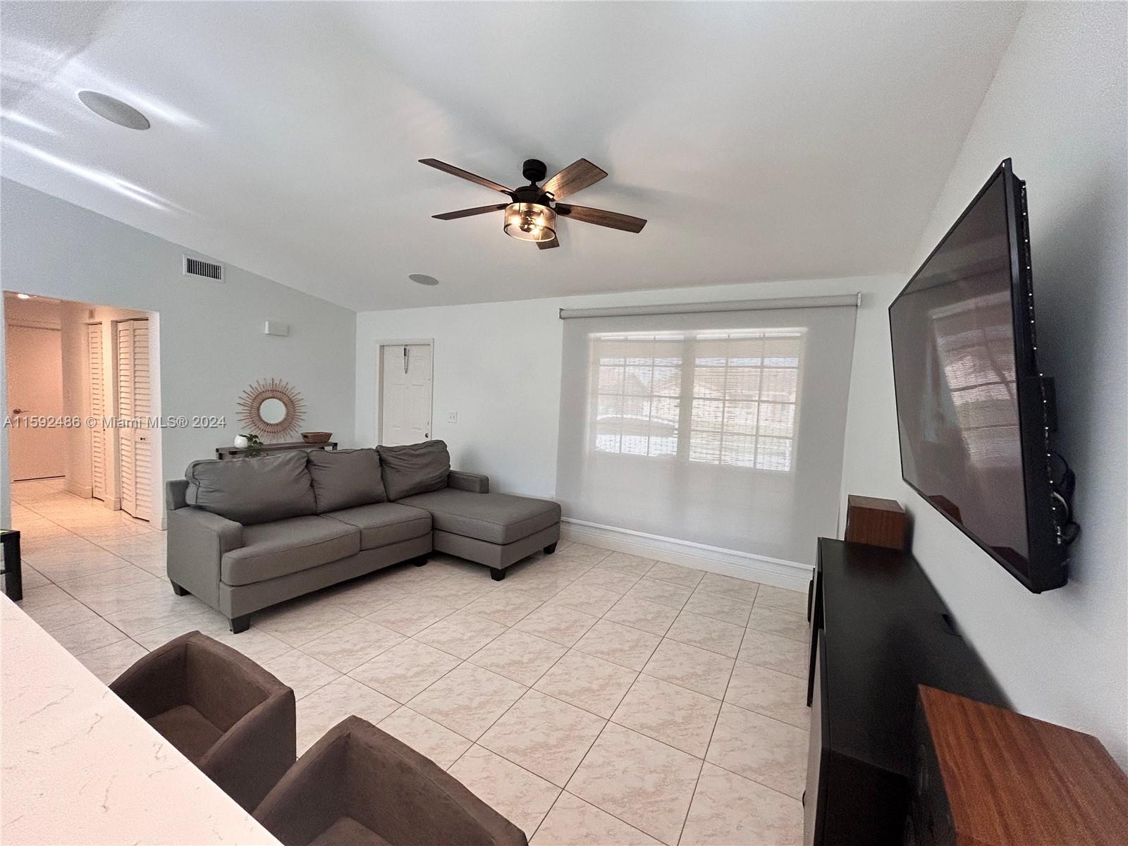MEADOW WOOD MANOR SEC 10 - Residential Lease