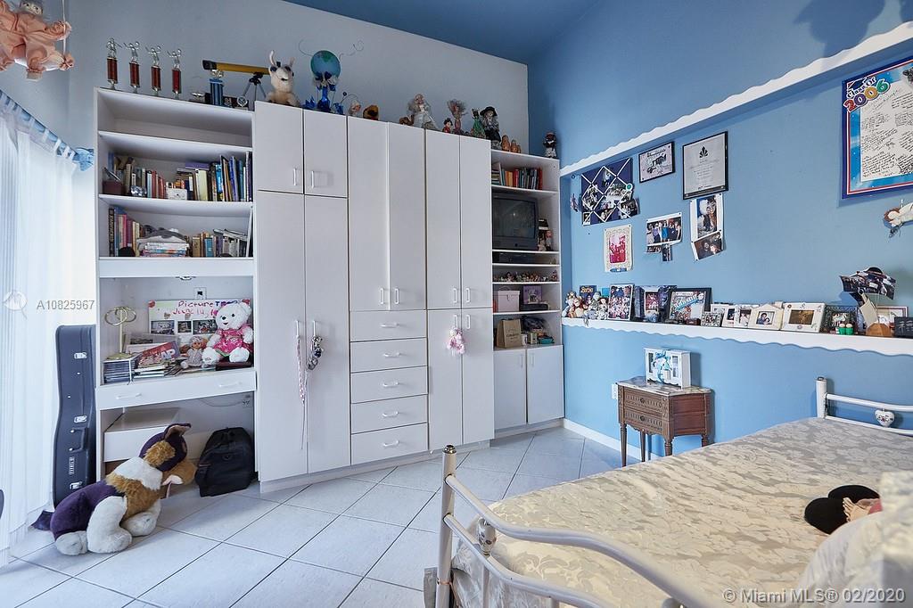 POINCIANA IS YT & RCQ CLU - Residential