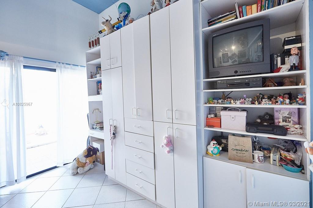 POINCIANA IS YT & RCQ CLU - Residential