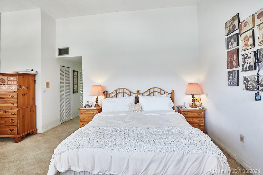 POINCIANA IS YT & RCQ CLU - Residential