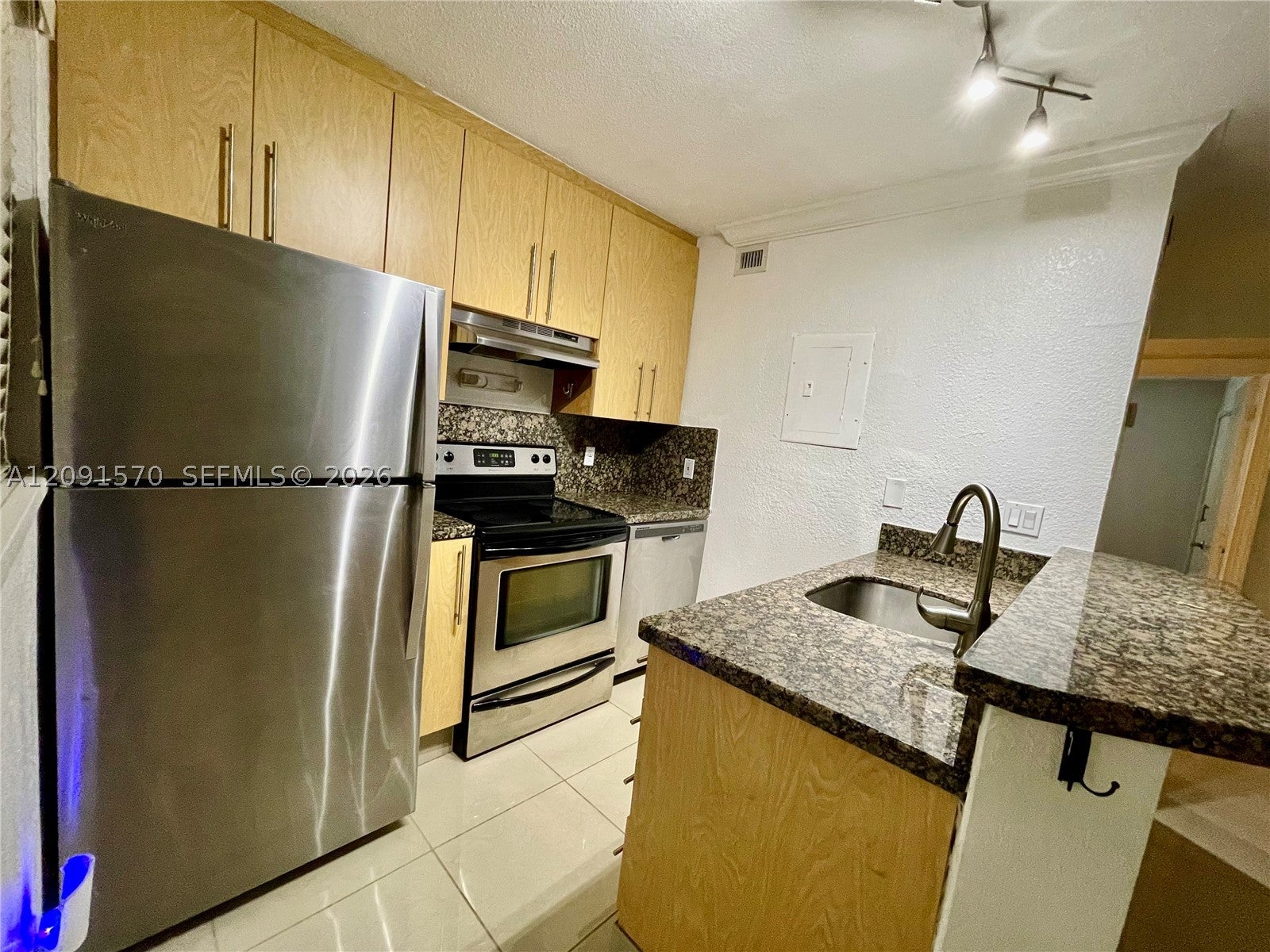 811 NE 14th Pl 4