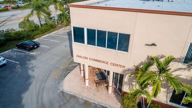 Avalon Commerce is mixed-use building is home to a multi-tenant business park that includes flex and traditional office spaces. Space includes one offices and one conference room and private bathroom in the suite. Ideal opportunities for a variety of creative, light industrial, bulky goods storage, and distribution users. Close to major highways allowing businesses that experience that puts businesses in the center of the action. This ideal location also provides excellent connectivity with a 7-minute drive to Florida's Turnpike, a 5-minute drive to Interstate 595, and a 15-minute drive to Interstate 95.