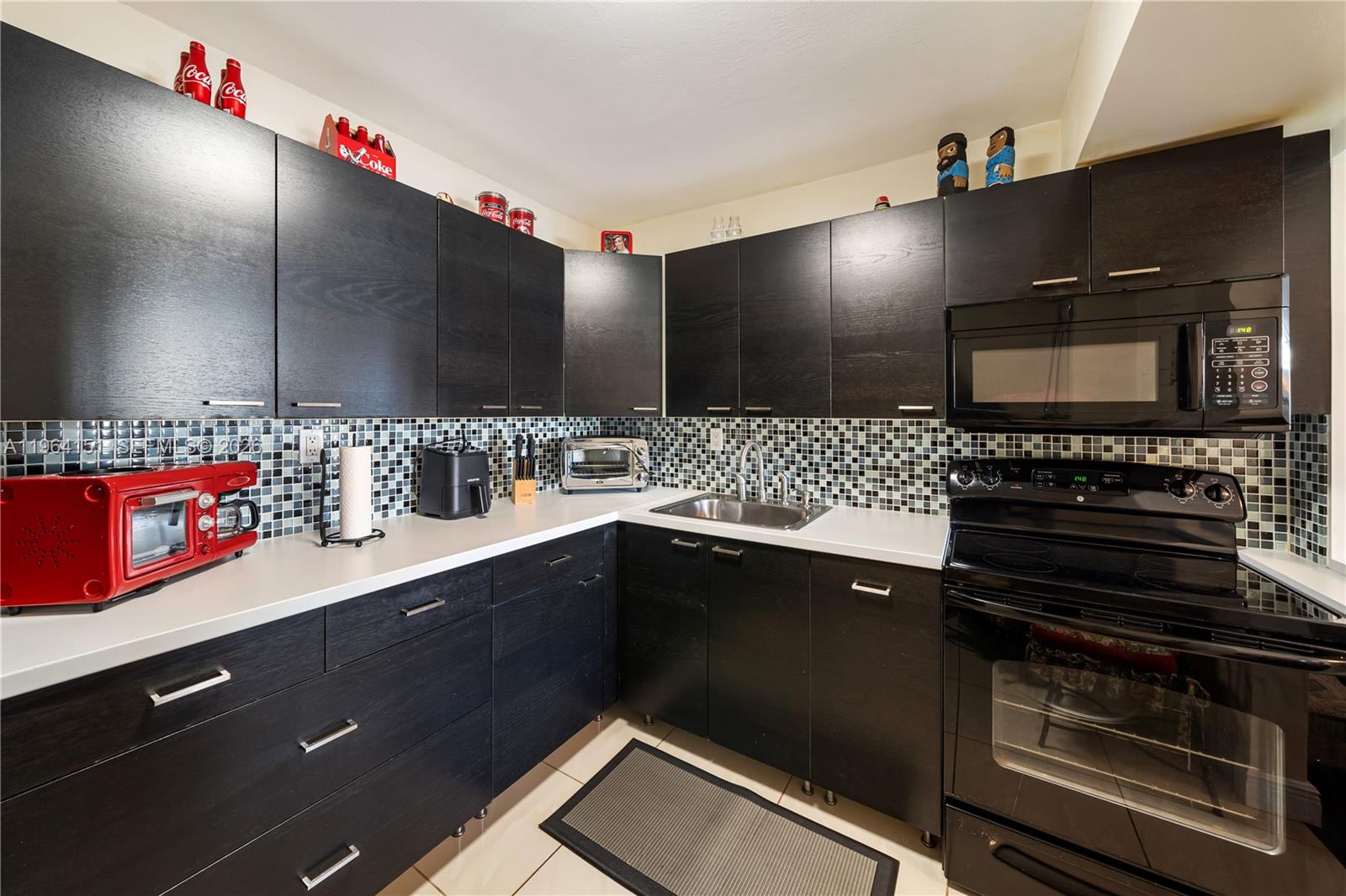 COMMODORE PLAZA CONDO - Residential