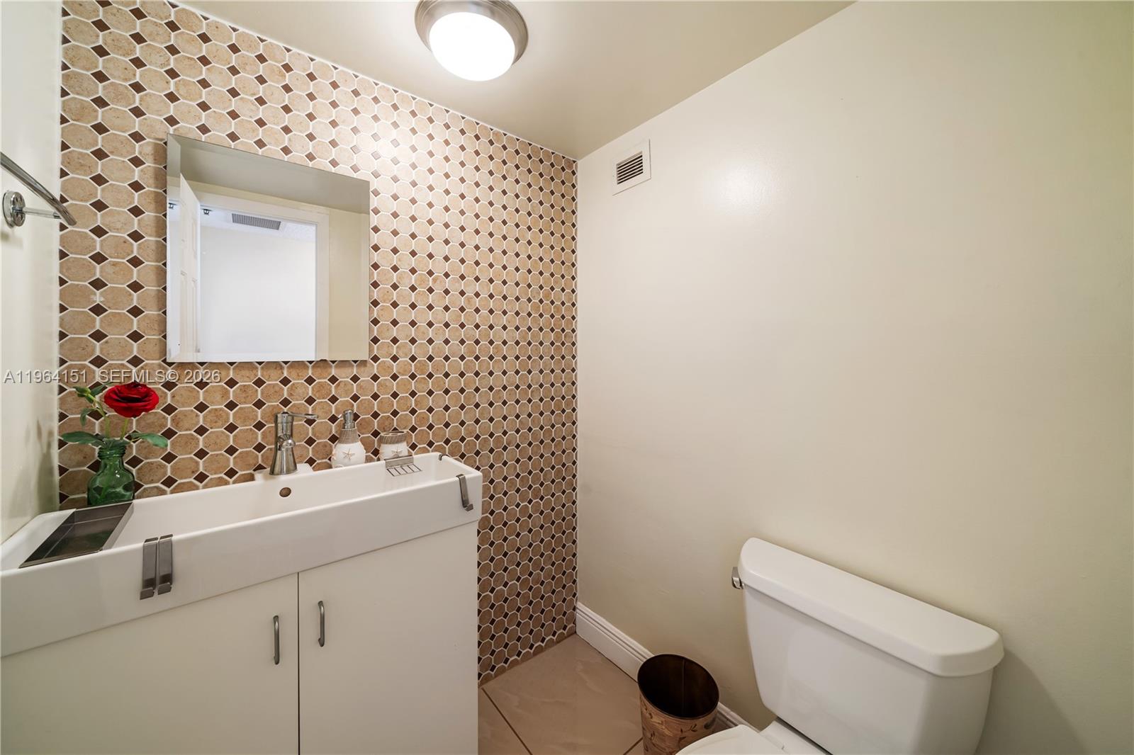 COMMODORE PLAZA CONDO - Residential