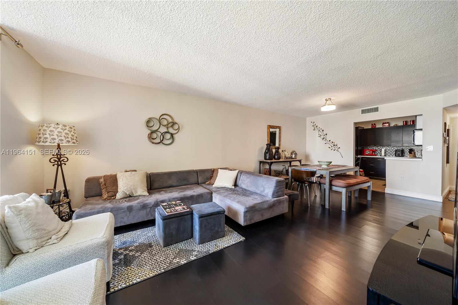 COMMODORE PLAZA CONDO - Residential