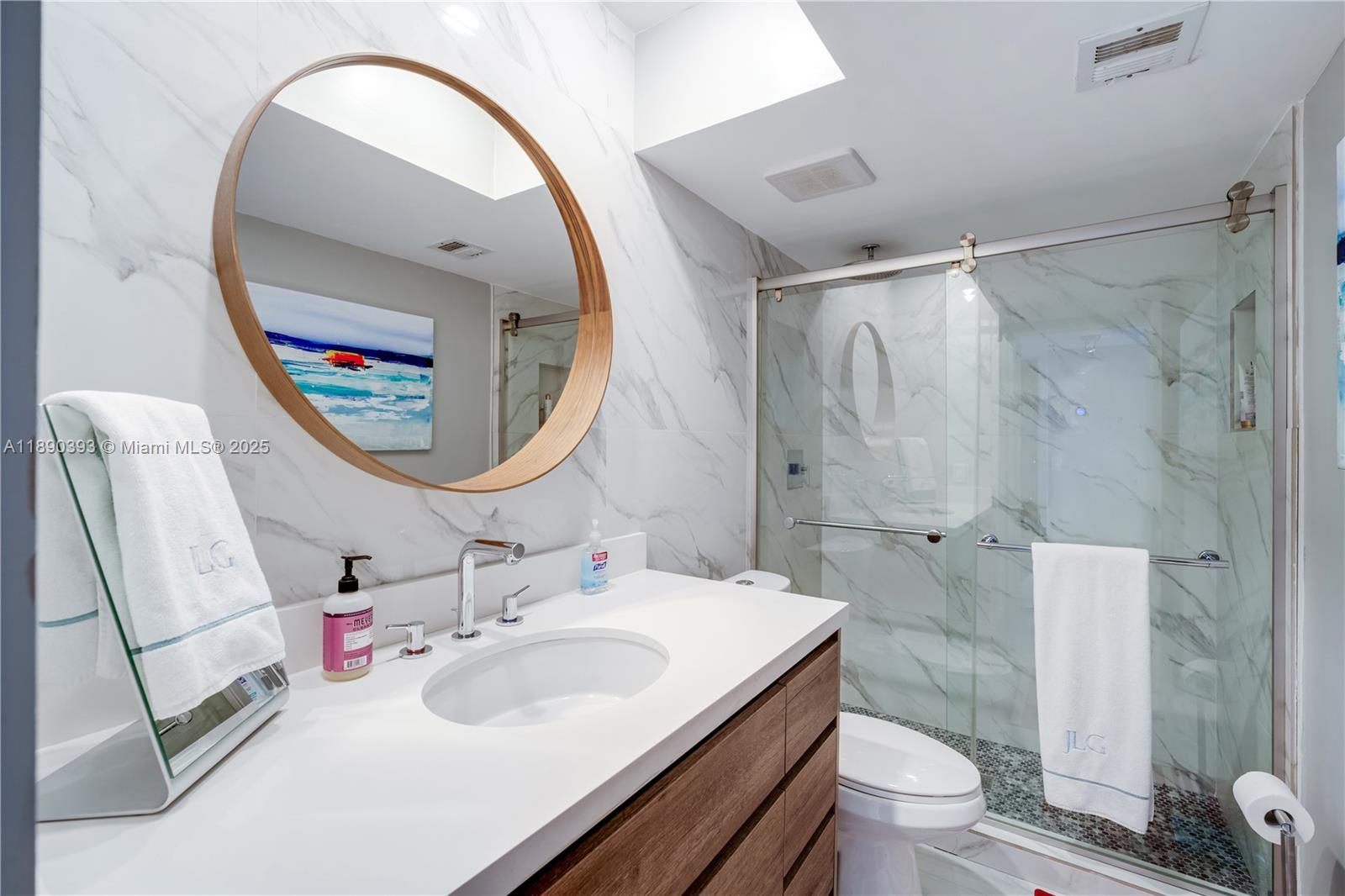 SKY LAKE VILLAS FIRST ADD - Residential