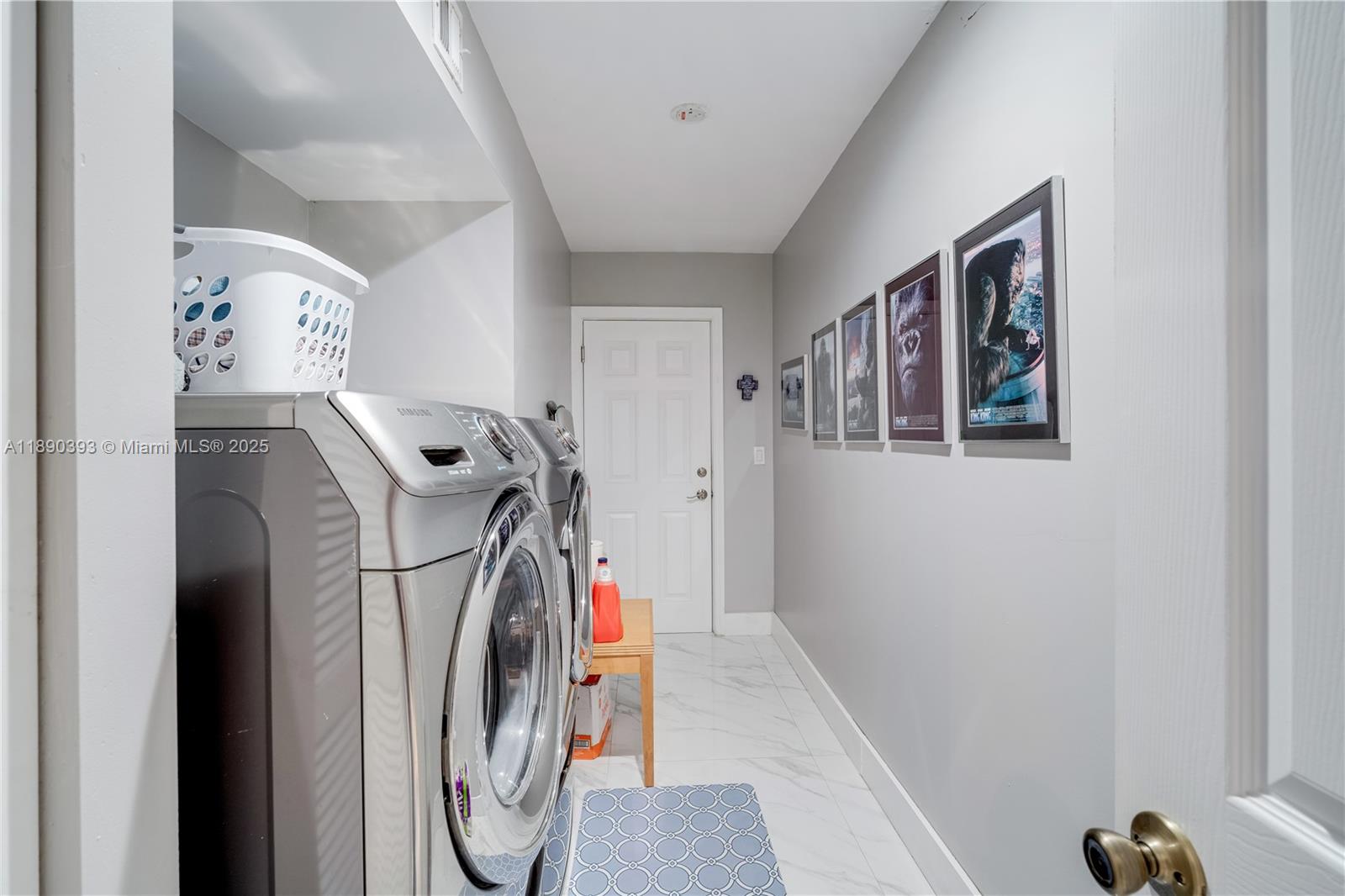 SKY LAKE VILLAS FIRST ADD - Residential