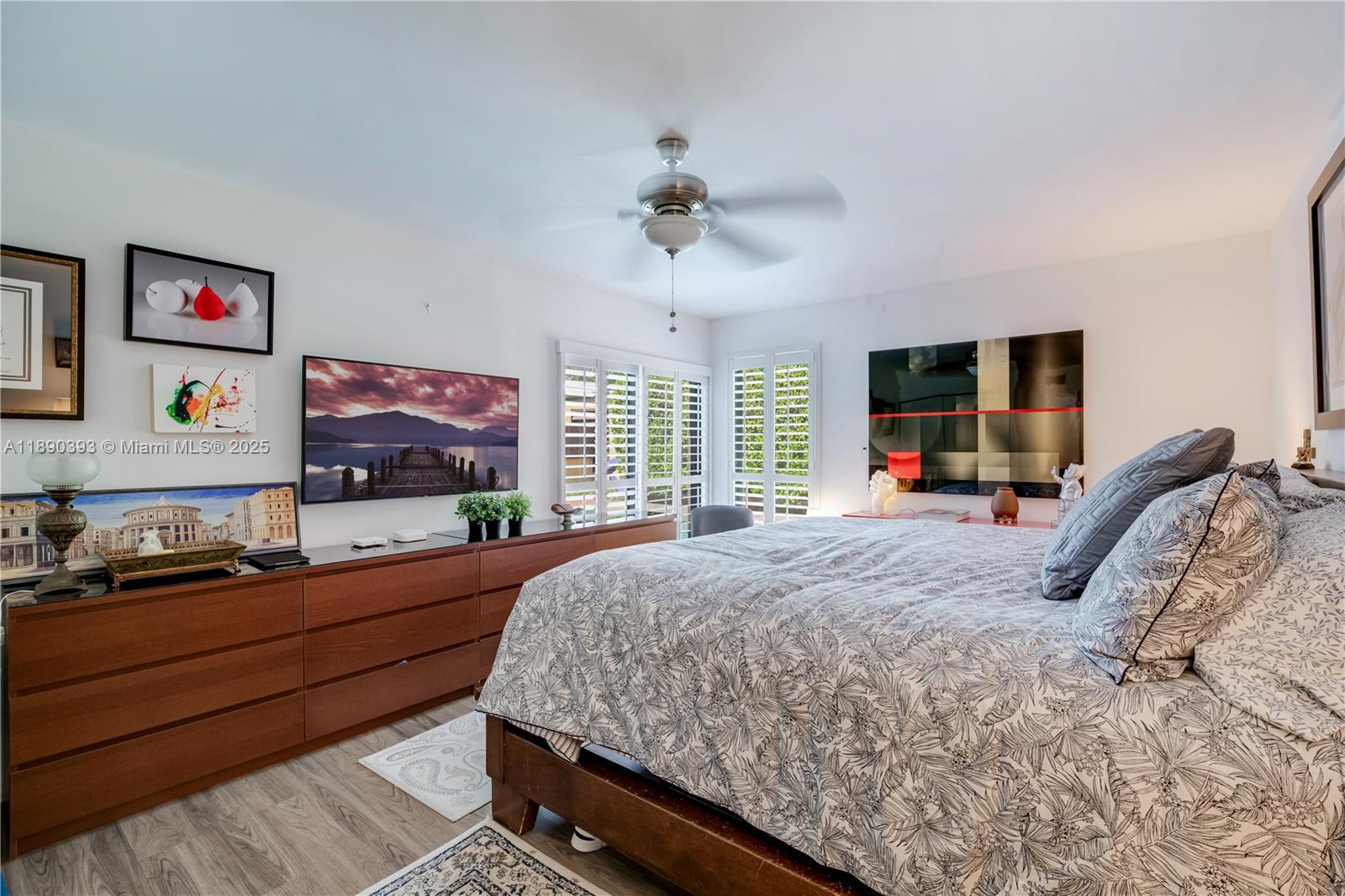 SKY LAKE VILLAS FIRST ADD - Residential