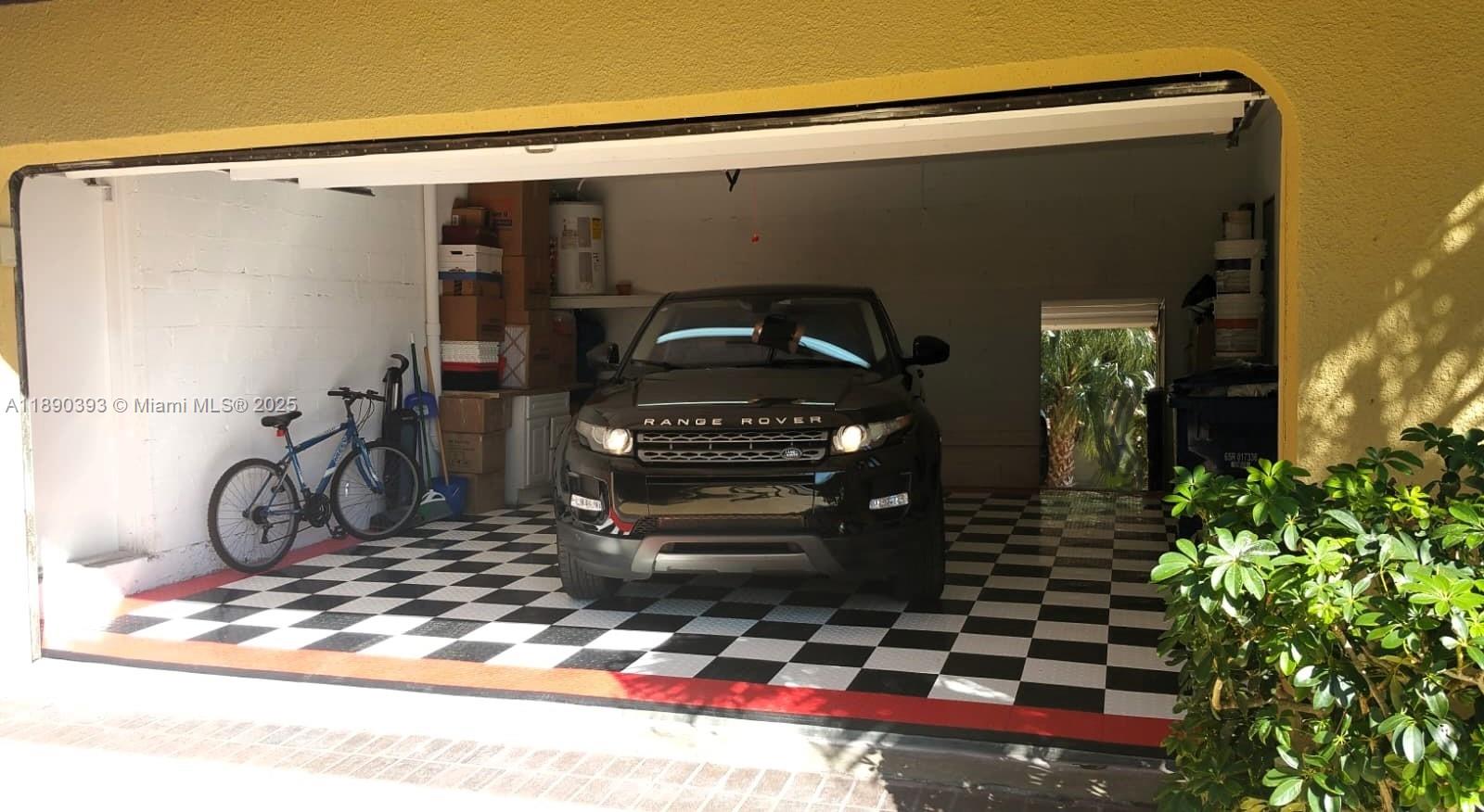 SKY LAKE VILLAS FIRST ADD - Residential