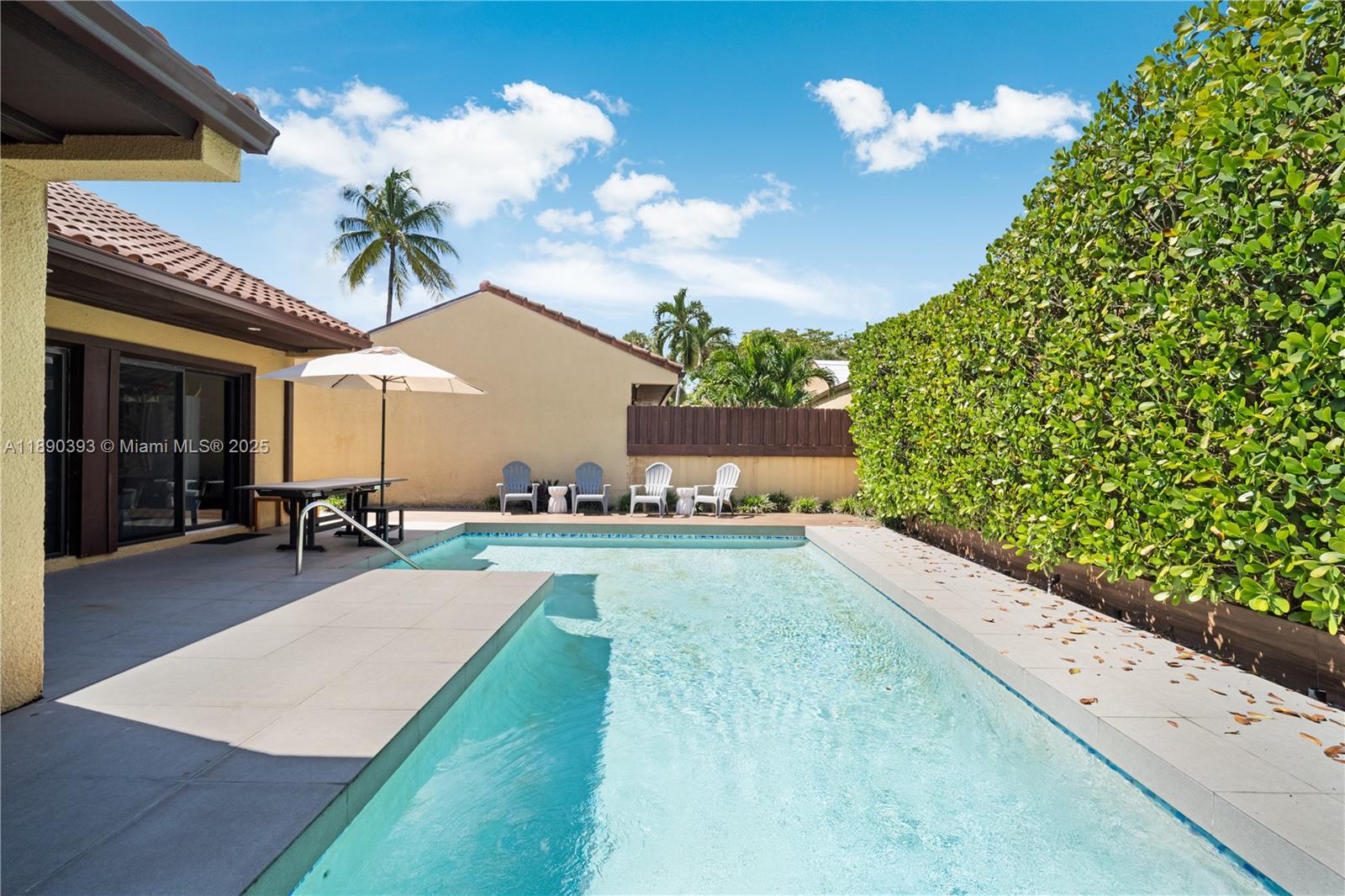 SKY LAKE VILLAS FIRST ADD - Residential