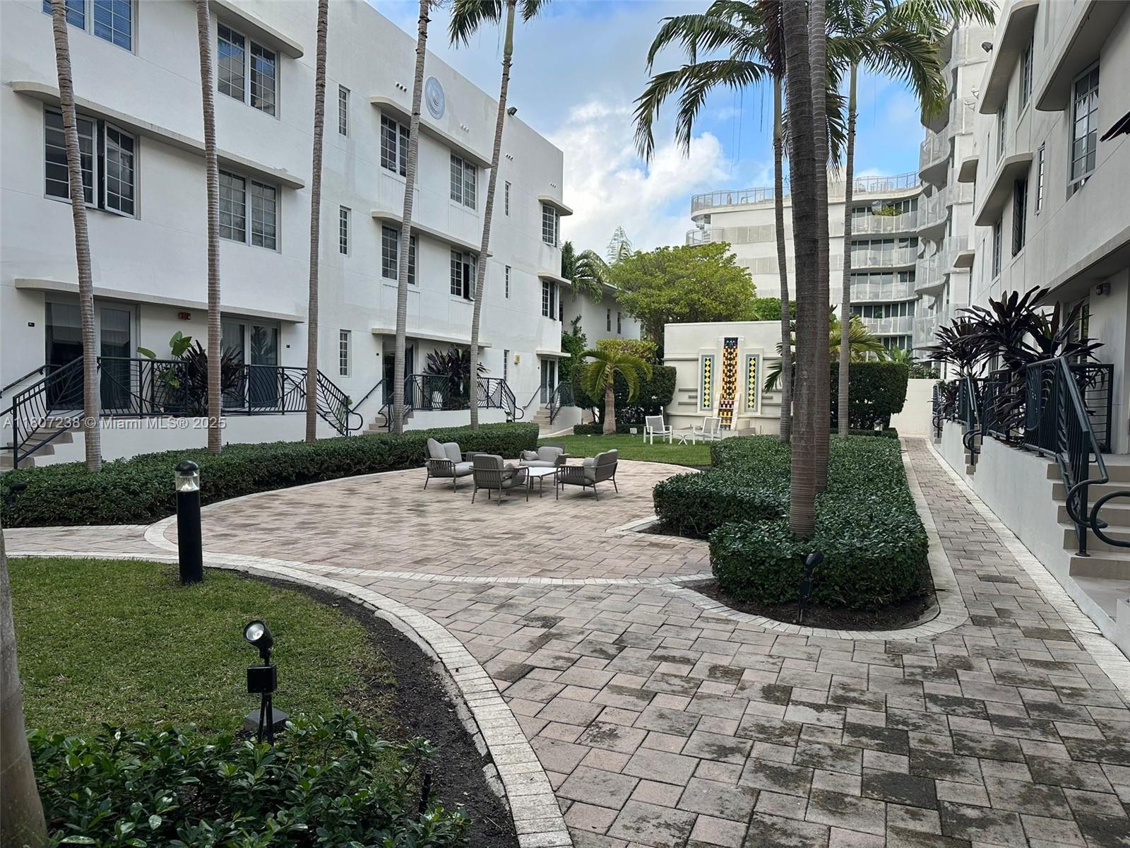 Property for Sale at 435 21st St 315, Miami Beach, Miami-Dade County, Florida - Bedrooms: 1 
Bathrooms: 1  - $287,800