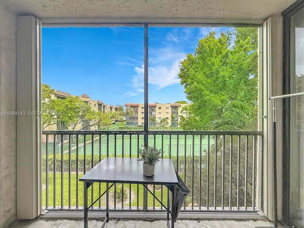 PLANTATION RACQUET CLUB - Residential