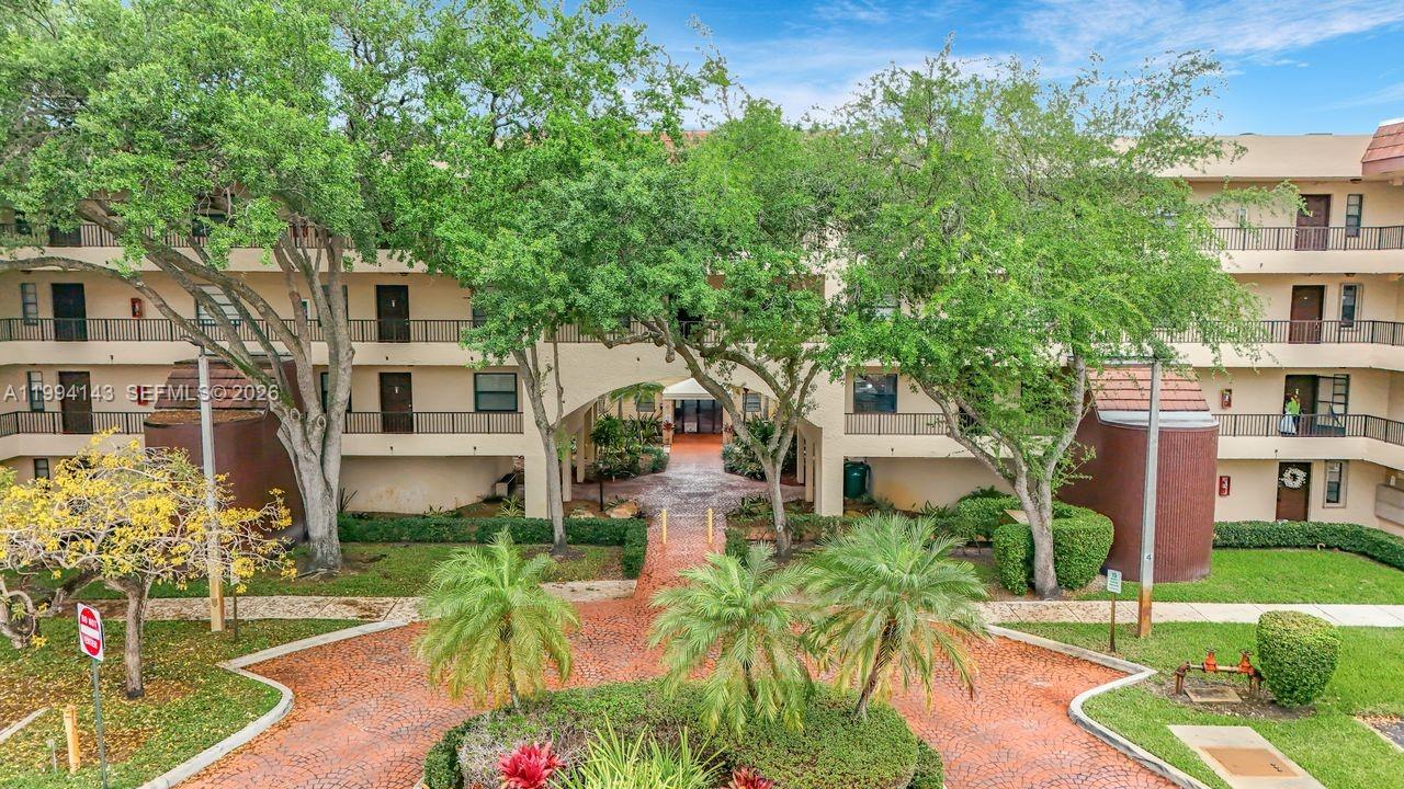 PLANTATION RACQUET CLUB - Residential