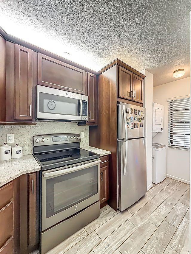 PLANTATION RACQUET CLUB - Residential