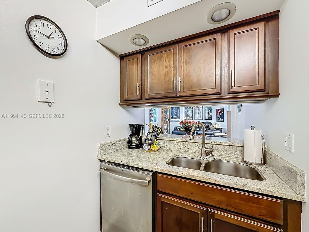 PLANTATION RACQUET CLUB - Residential