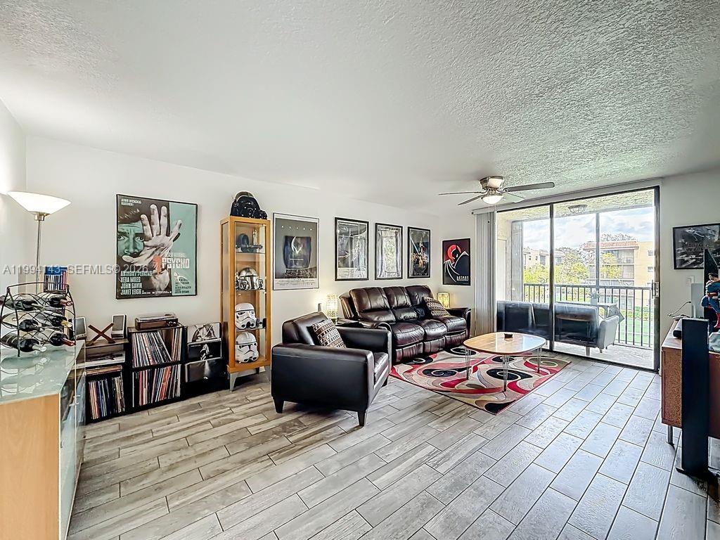 PLANTATION RACQUET CLUB - Residential