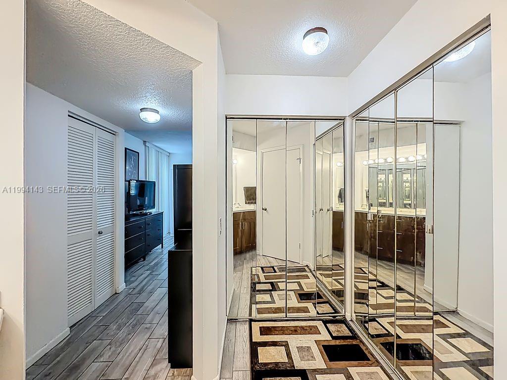 PLANTATION RACQUET CLUB - Residential