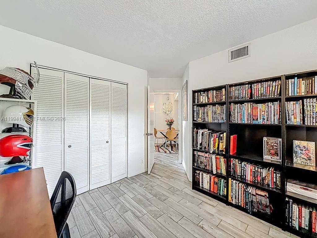 PLANTATION RACQUET CLUB - Residential