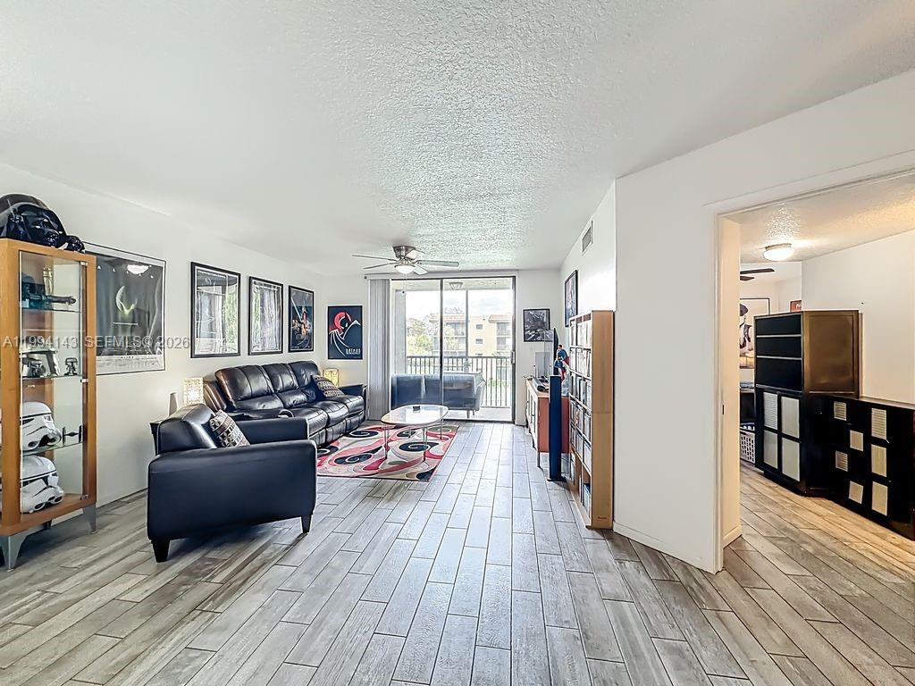 PLANTATION RACQUET CLUB - Residential